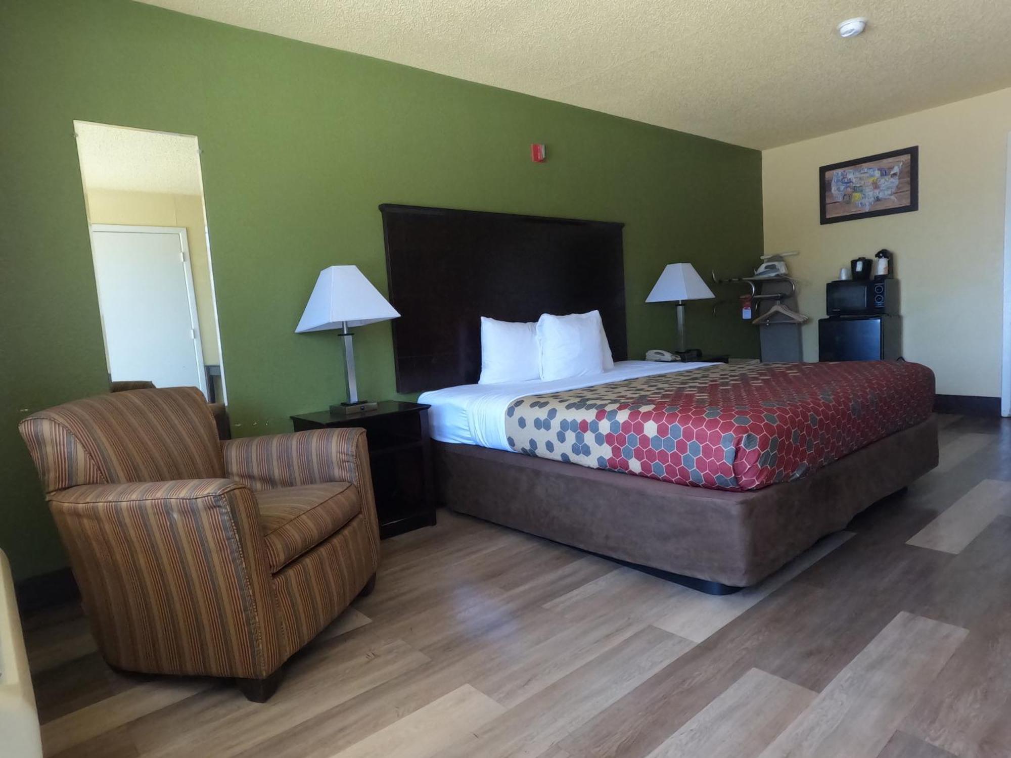 Econo Lodge Inn & Suites Downtown Northeast Near Ft Sam Houston, At&T San Antonio Exterior photo